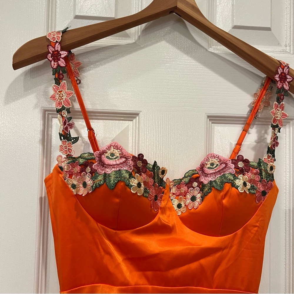 Selfie Leslie Rose Garden Floral Appliqué Pleat Mini Dress Orange Fairy Mermaid - Picture 3 of 8